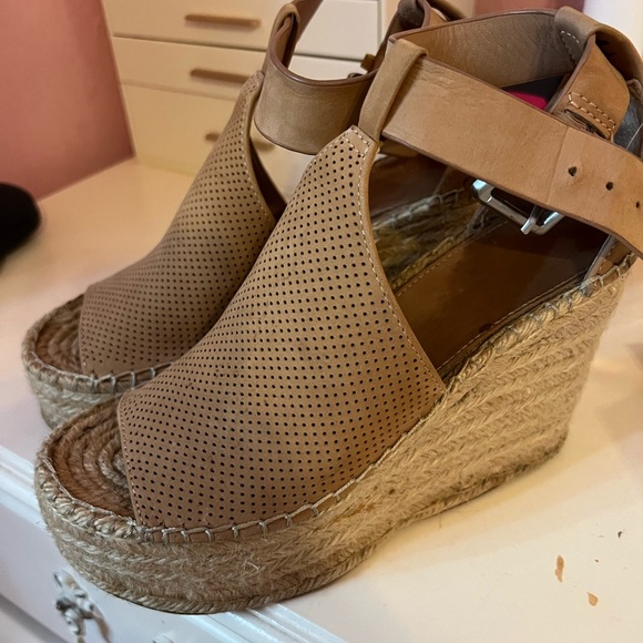 Marc Fisher Wedges - Picture 1 of 6